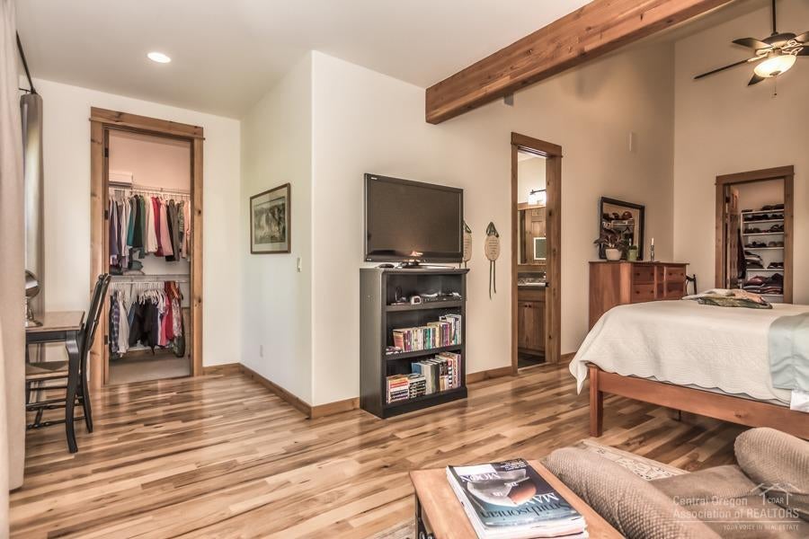 19505 Sugar Mill Loop Bend, OR 97702 - Photo 12 of 23 Adjacent to master suite reading nook is