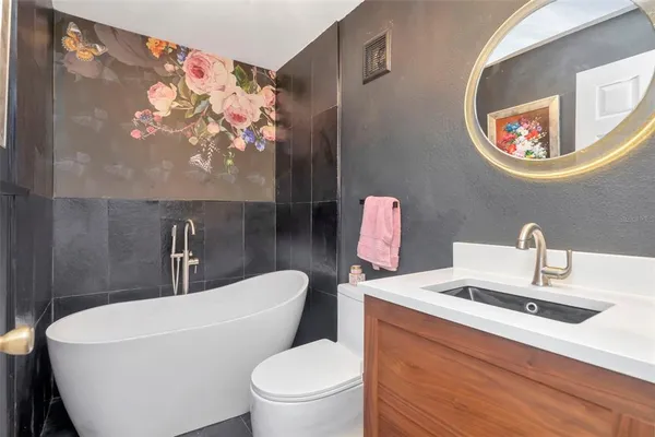 $3,750 | 14767 Seminole Trail, Seminole, FL 33776