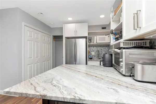 $3,750 | 14767 Seminole Trail, Seminole, FL 33776