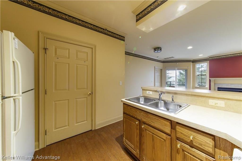 39140 Hayes Road Clinton Township, MI 48038 - Photo 9 of 23