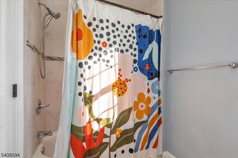 177 Maple Street Bridgewater, NJ 08807 - Photo 27 of 37 a view of walk in closet