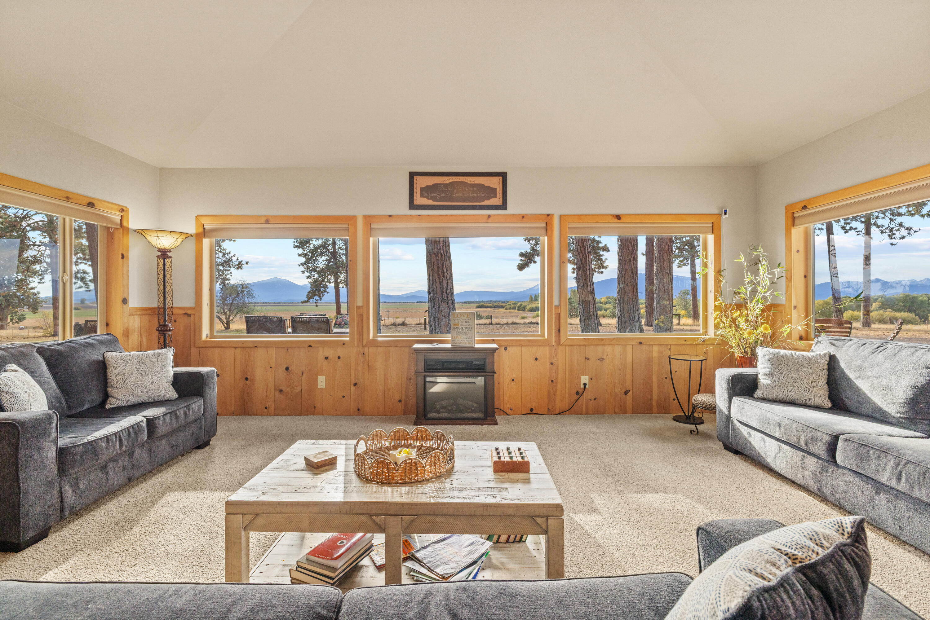 32486 Modoc Point Road Chiloquin, OR 97624 - Photo 18 of 135 32490 Modoc Point Rd-018