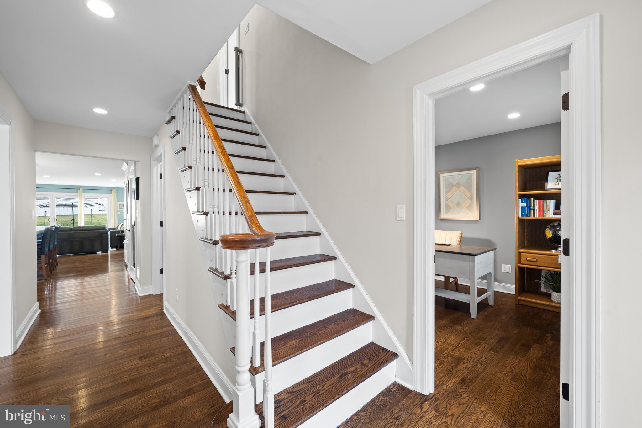 115 Barcladen Road Bryn Mawr, PA 19010 - Photo 18 of 39 a view of a hallway with wooden floor and entryway