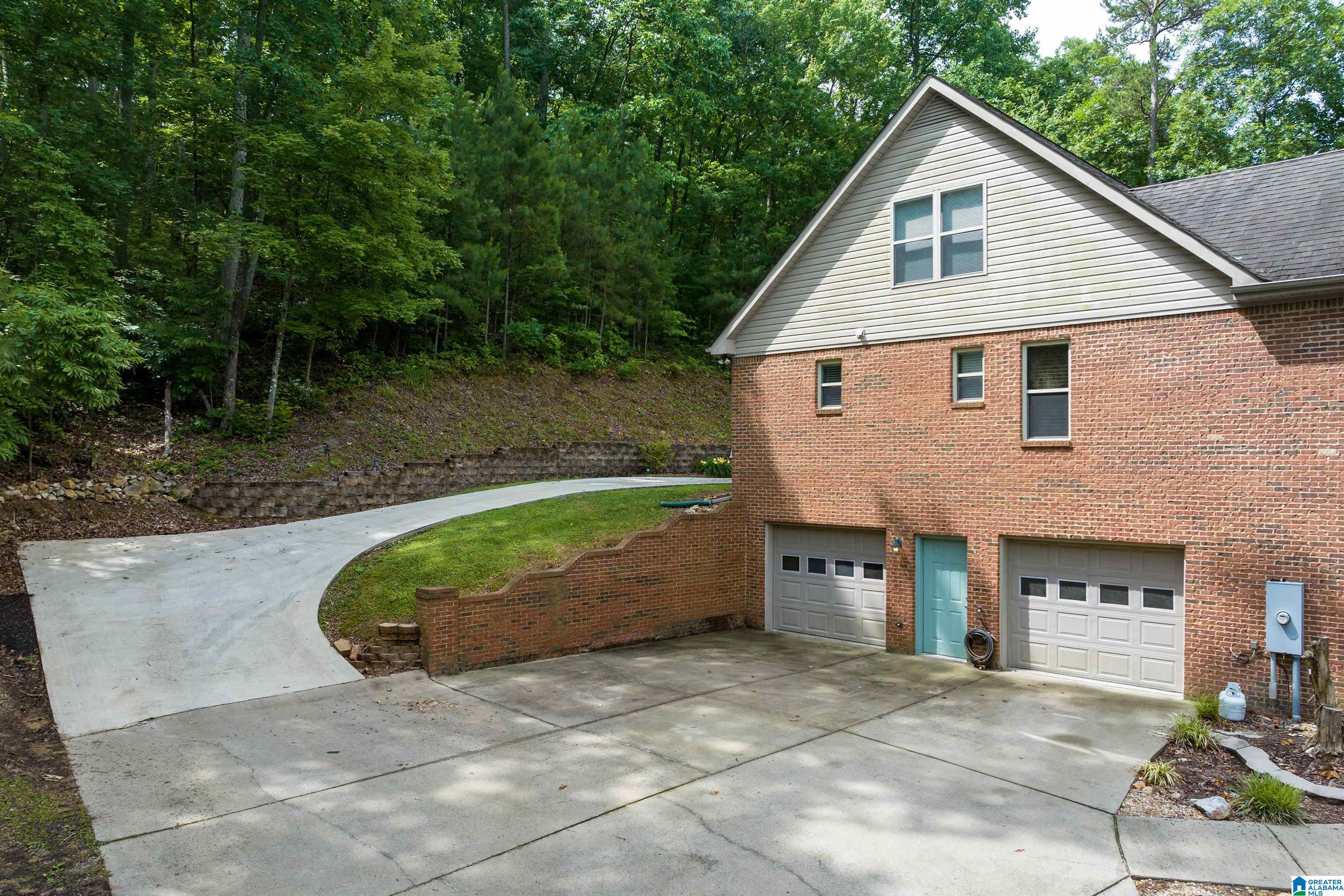 2837 Springville Boulevard Oneonta, AL 35121 - Photo 2 of 37