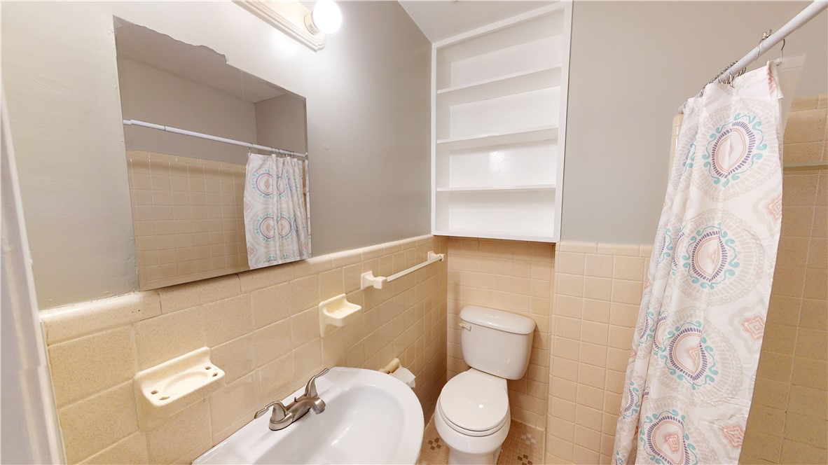 817 Johnson Road Central, SC 29630 - Photo 10 of 17 Hall bath