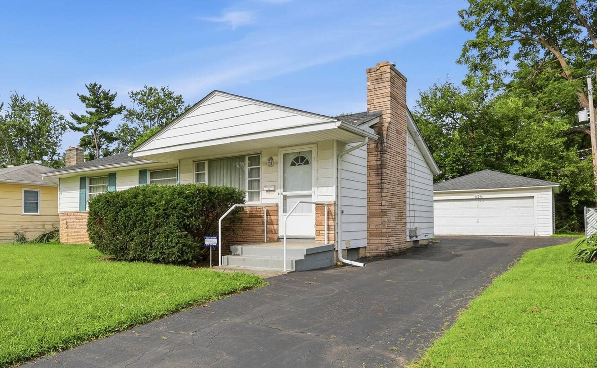 1437 Cunard Road Columbus, OH 43227 - Photo 1 of 28 front