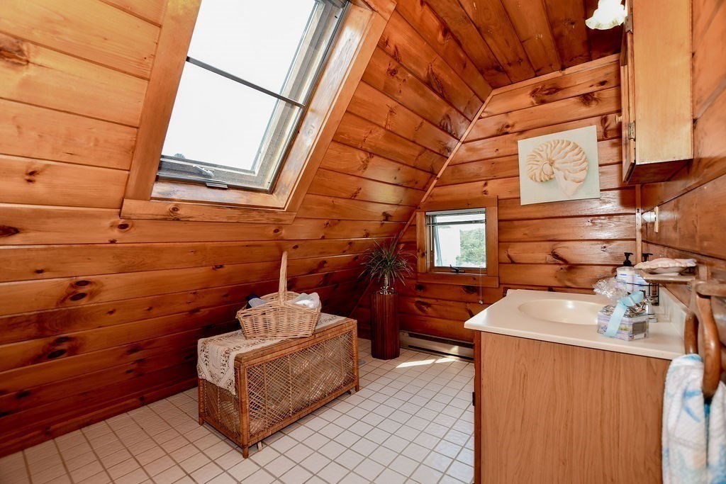 14 Sias Point Road Wareham, MA 02532 - Photo 31 of 42 a room with furniture