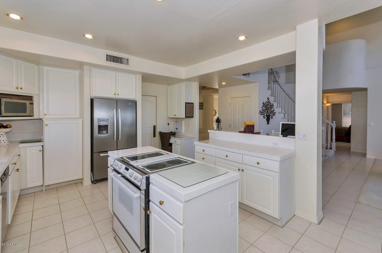 1542 East Redfield Road Phoenix, AZ 85022 - Photo 4 of 32 1542 E Redfield Rd-large-024-33-1542 E R