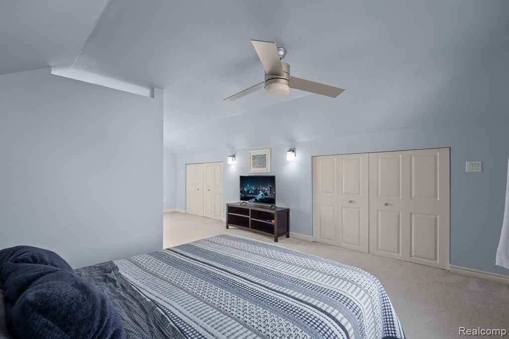 2064 Oxford Road Grosse Pointe Woods, MI 48236 - Photo 16 of 28