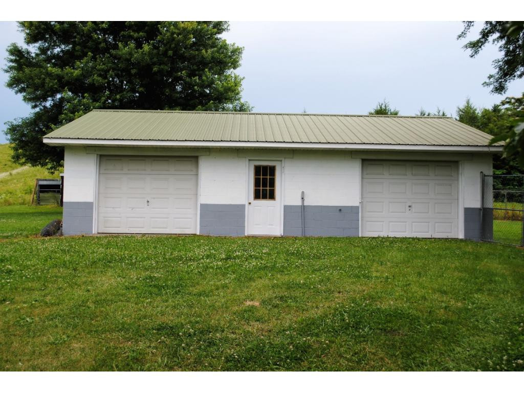 2305 Roaring Fork Road Greeneville, TN 37745 - Photo 8 of 24 28x32 detached garage