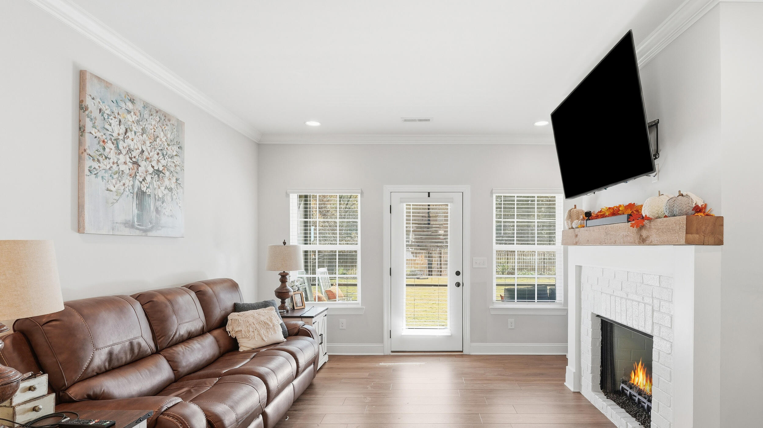 3951 Inlet Loop Chattanooga, TN 37416 - Photo 6 of 36 Living Room with Fireplace