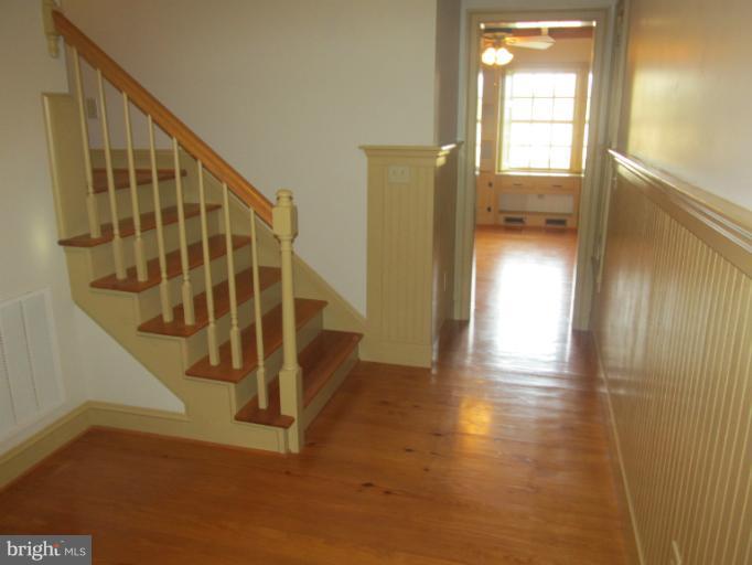 19177 Batna Road Culpeper, VA 22701 - Photo 4 of 21 Family Room