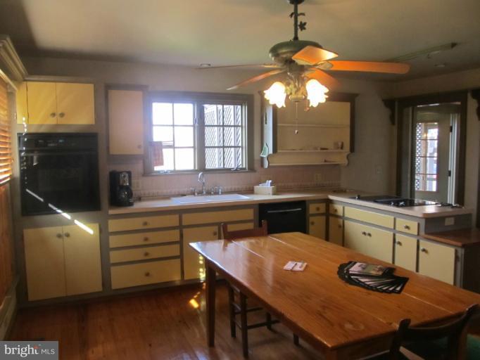 19177 Batna Road Culpeper, VA 22701 - Photo 5 of 21 Kitchen