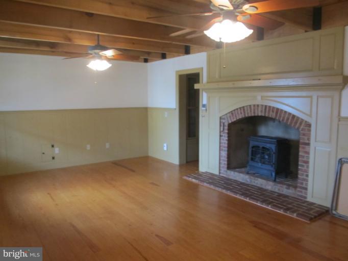 19177 Batna Road Culpeper, VA 22701 - Photo 7 of 21 Family Room