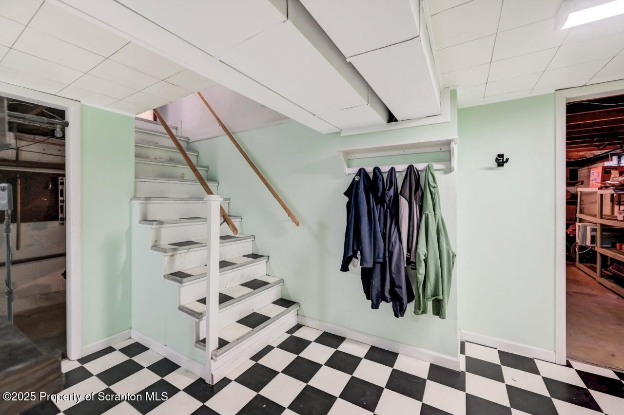 524 Knapp Road Clarks Summit, PA 18411 - Photo 29 of 45 a view of a walk in closet