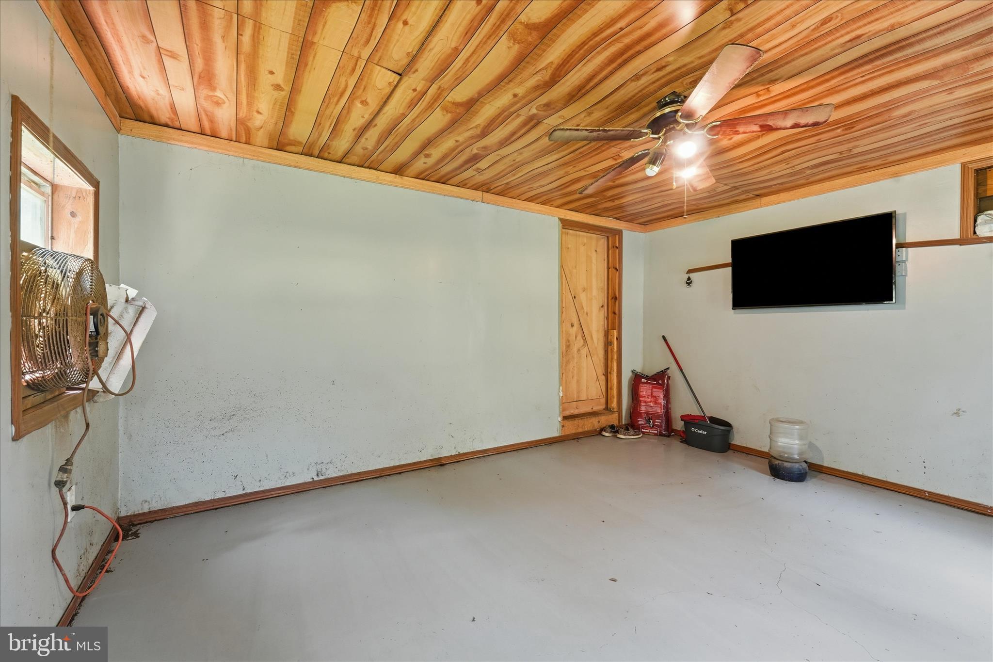 14316 Tower Road Smithsburg, MD 21783 - Photo 19 of 49 Family Room