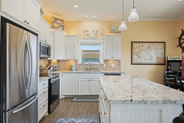 $325,000 | 2569 Palm Drive, Port Bolivar, TX 77650