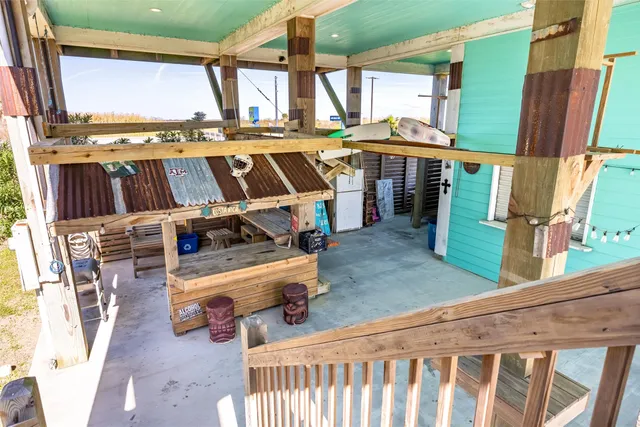 $325,000 | 2569 Palm Drive, Port Bolivar, TX 77650