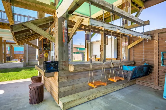 $325,000 | 2569 Palm Drive, Port Bolivar, TX 77650