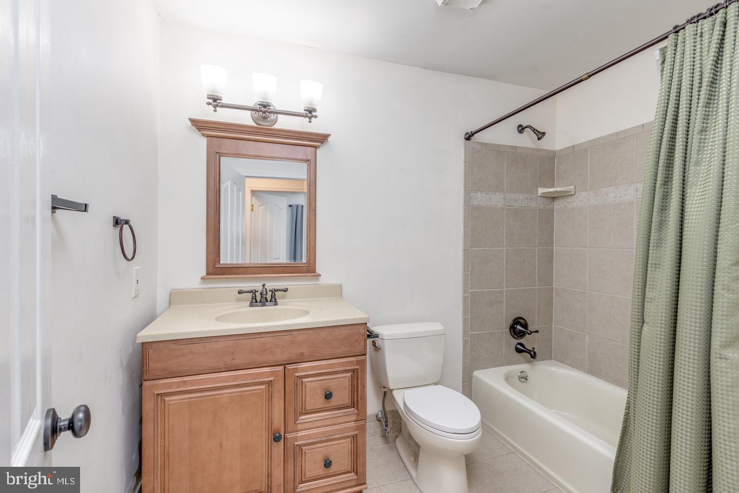 923 Chesterfield Road Haddonfield, NJ 08033 - Photo 27 of 31 a bathroom with a sink toilet tub and shower