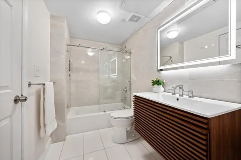 $425,000 | 7509 Madison Street, Unit 3C, Forest Park, IL 60130