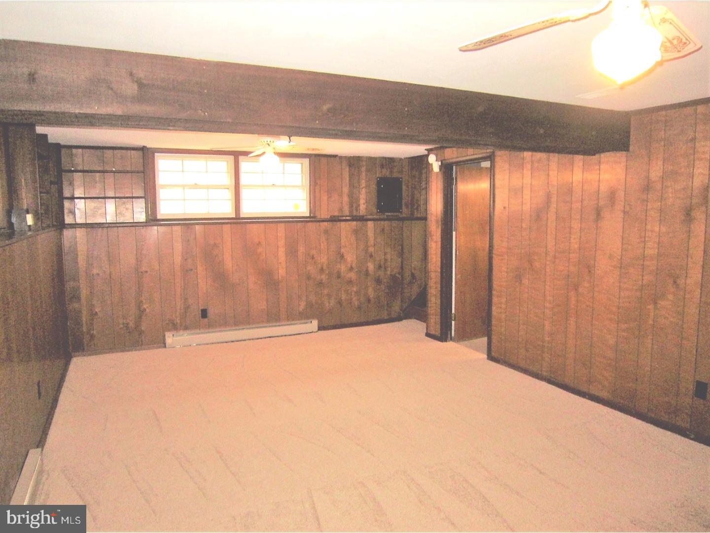410 Longfield Road Newark, DE 19713 - Photo 16 of 20 Family Room