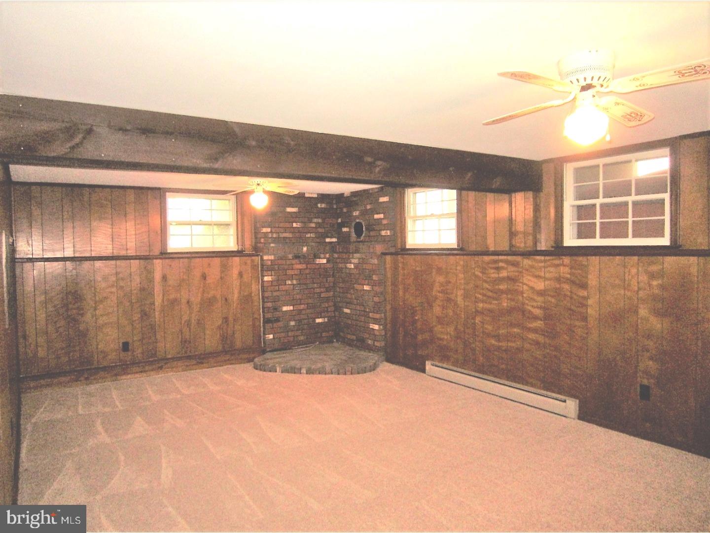410 Longfield Road Newark, DE 19713 - Photo 17 of 20 Family Room