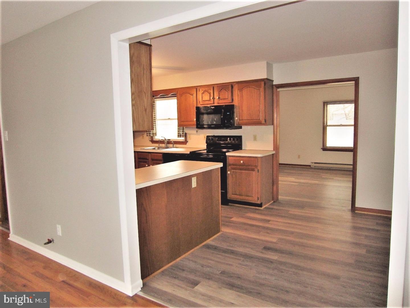 410 Longfield Road Newark, DE 19713 - Photo 2 of 20 Kitchen