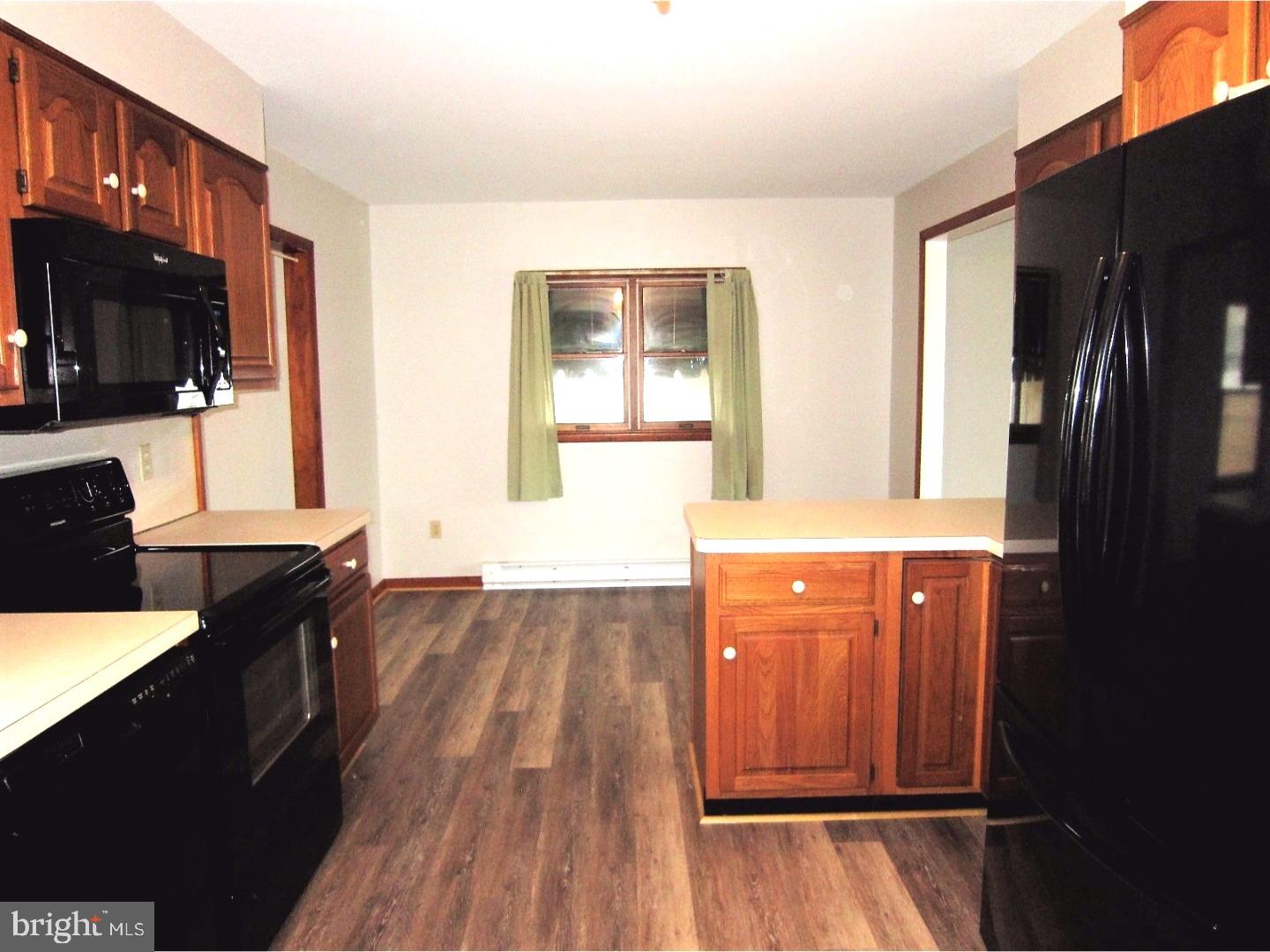 410 Longfield Road Newark, DE 19713 - Photo 4 of 20 Kitchen