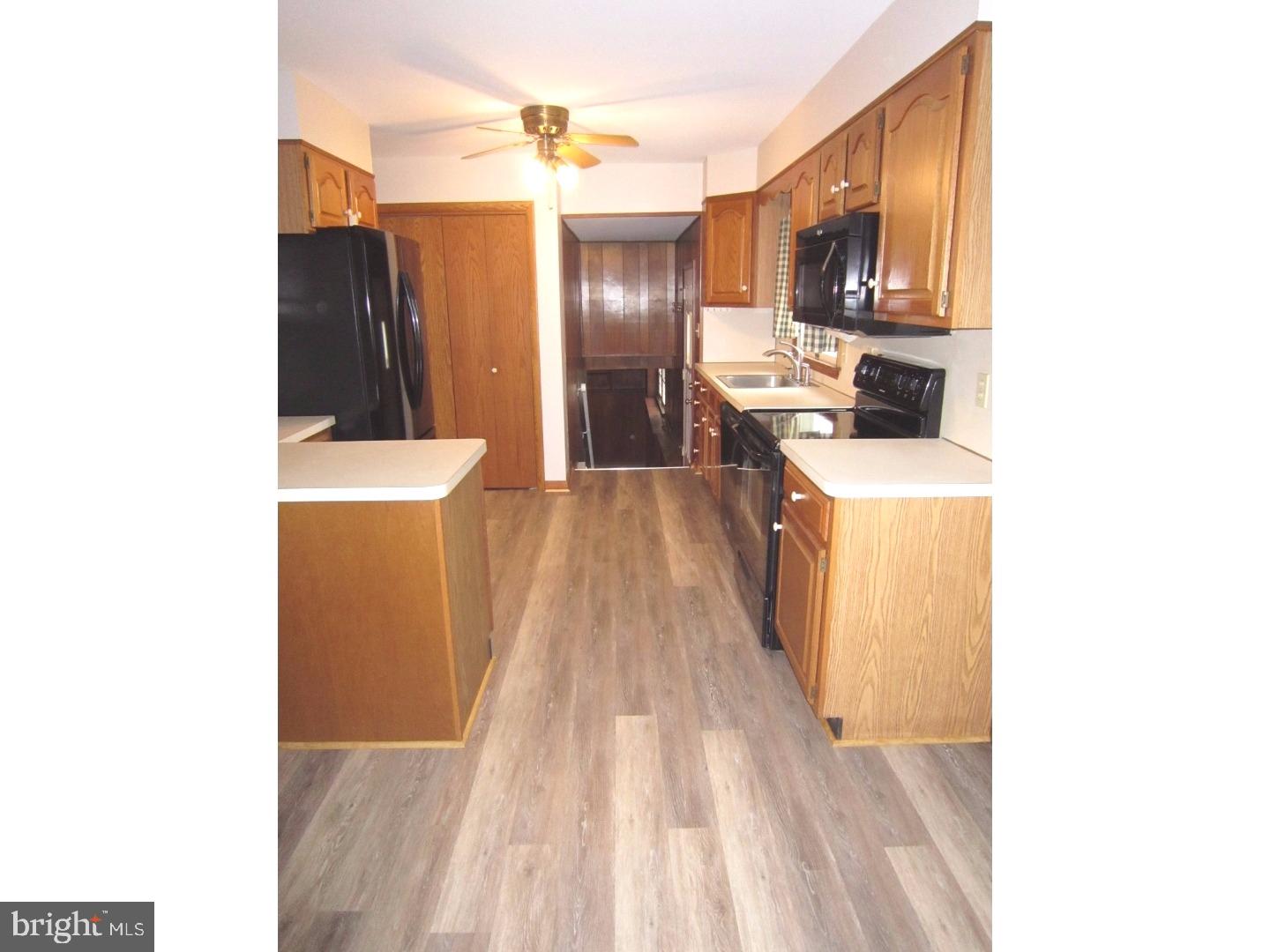 410 Longfield Road Newark, DE 19713 - Photo 6 of 20 Kitchen