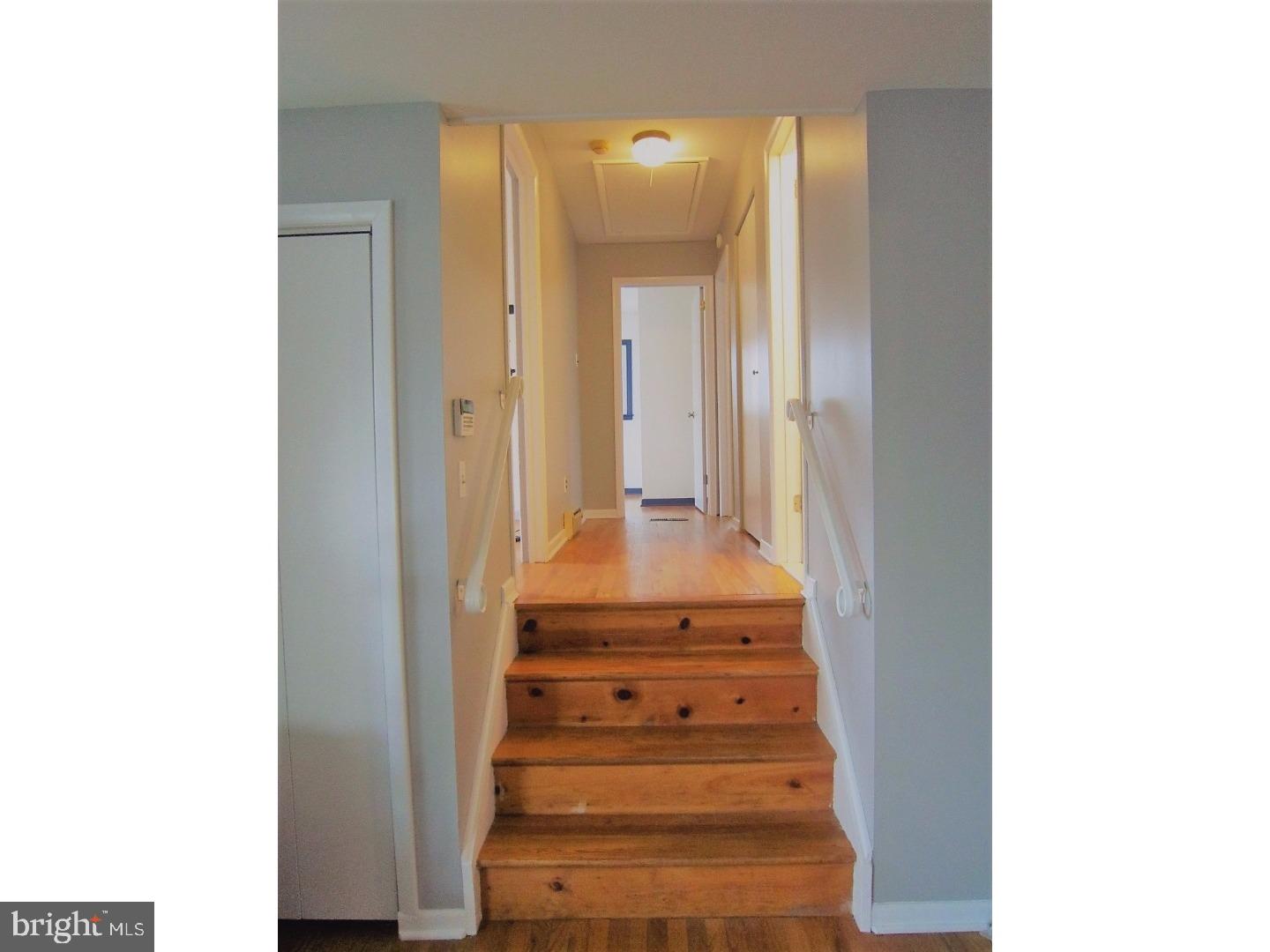 410 Longfield Road Newark, DE 19713 - Photo 7 of 20 Hallway