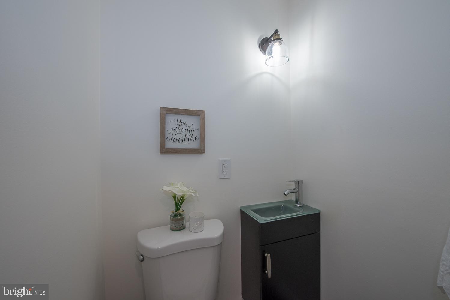 713 Bennington Road Folcroft, PA 19032 - Photo 10 of 25 Powder Room