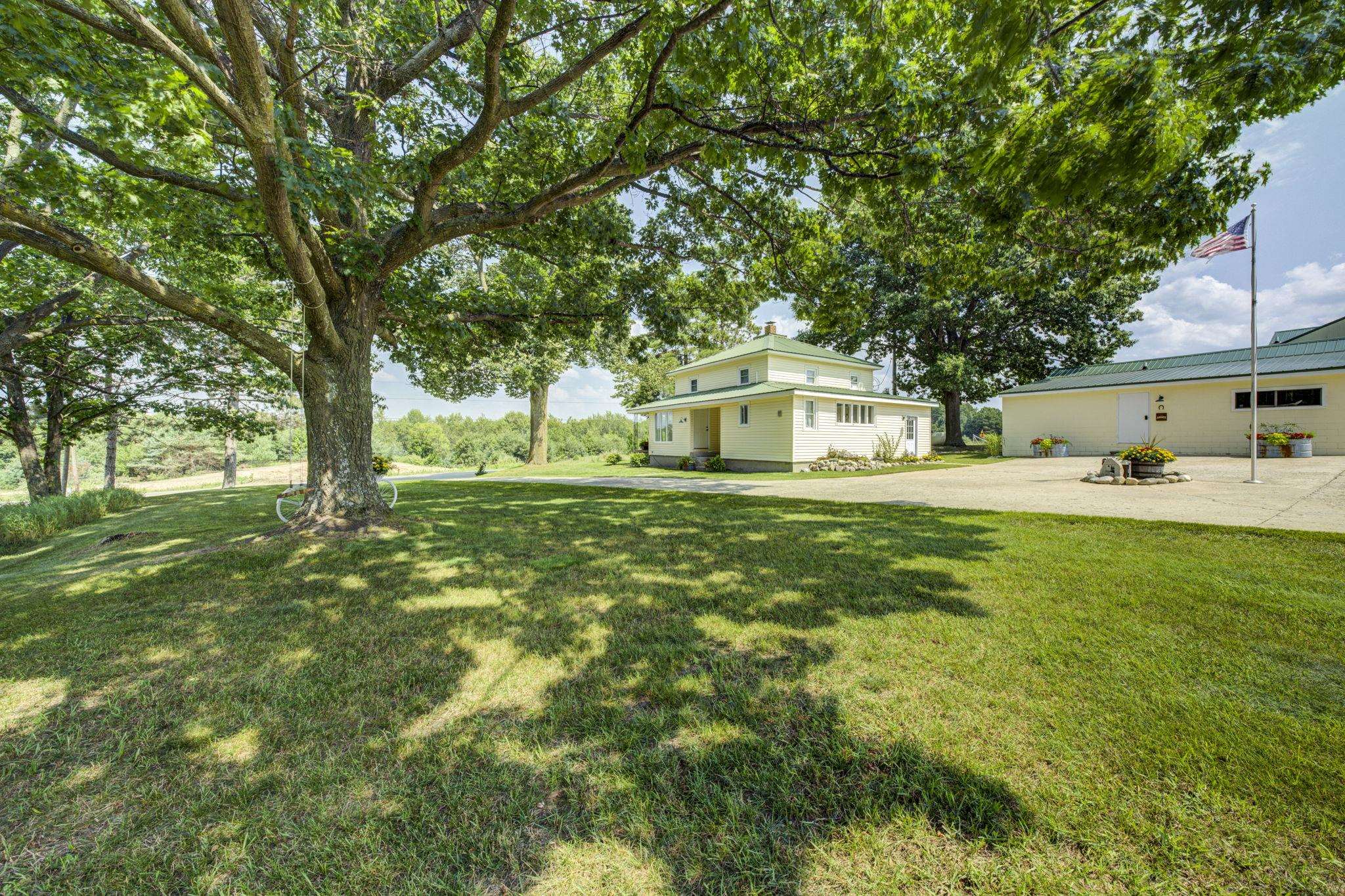 4135 Schoolcraft Road Bellaire, MI 49615 - Photo 8 of 96