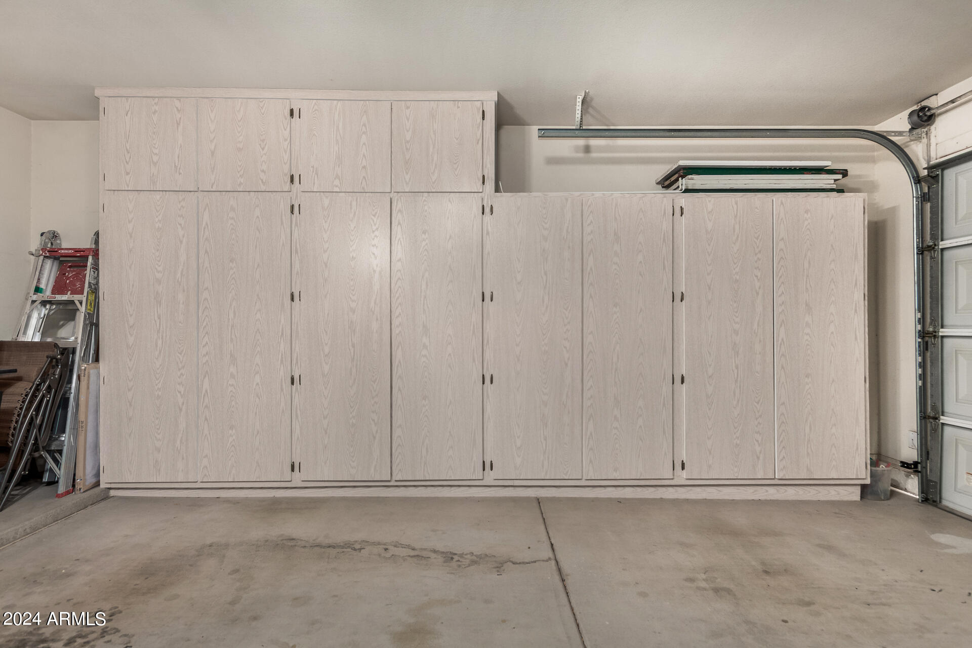 9124 West Calavar Road Peoria, AZ 85381 - Photo 9 of 25 a view of closet area
