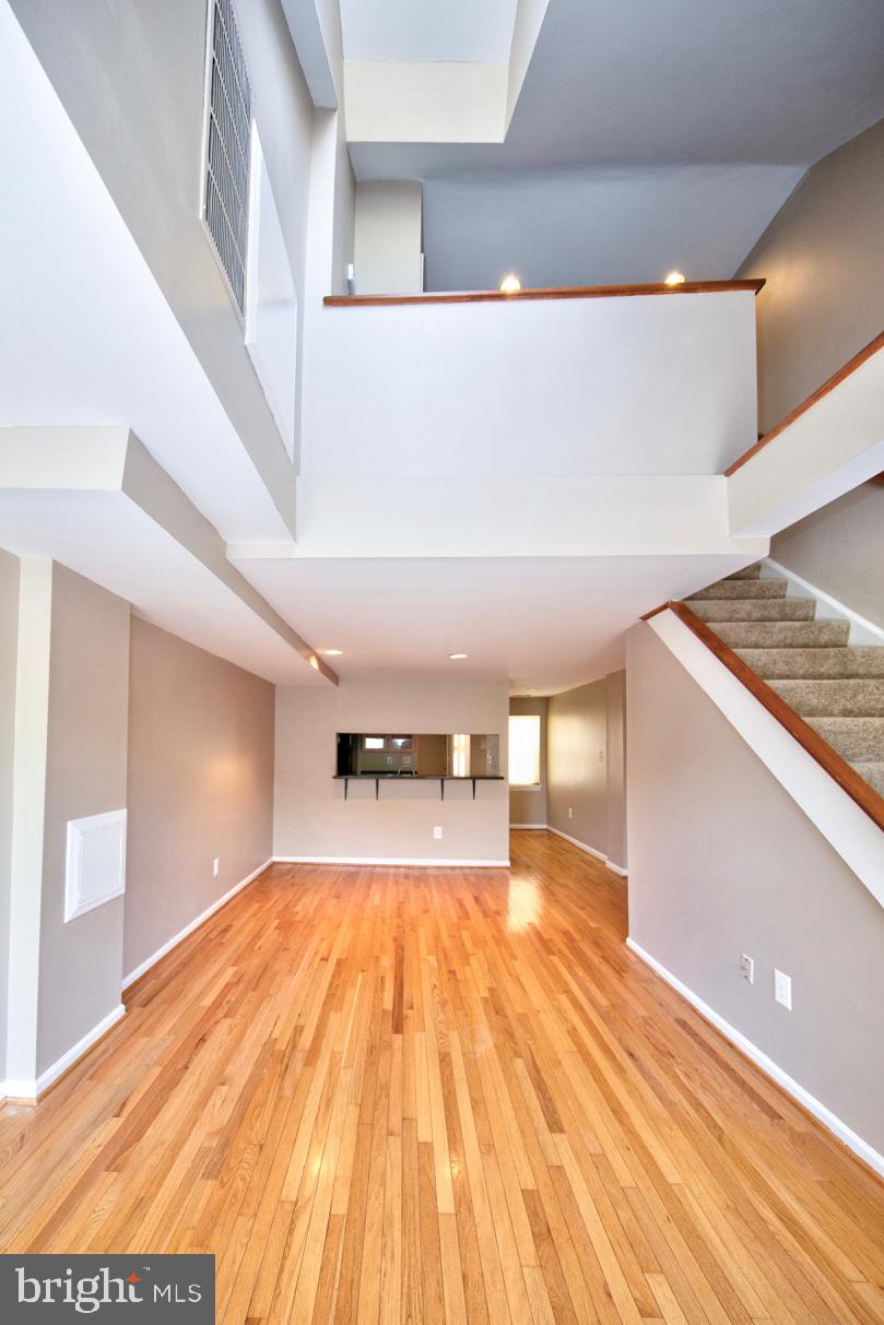 32 West Montgomery Street, Unit R4 Baltimore, MD 21230 - Photo 15 of 25 Vaulted ceilings!