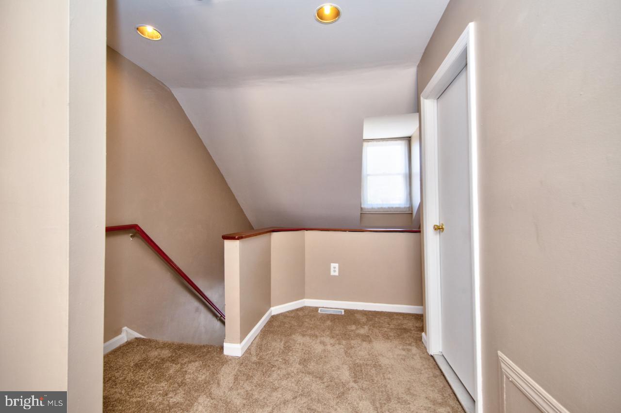 32 West Montgomery Street, Unit R4 Baltimore, MD 21230 - Photo 18 of 25 Master bedroom w/ carpet