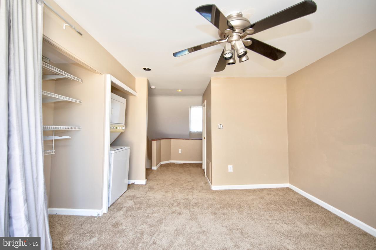 32 West Montgomery Street, Unit R4 Baltimore, MD 21230 - Photo 20 of 25 Ample close space!