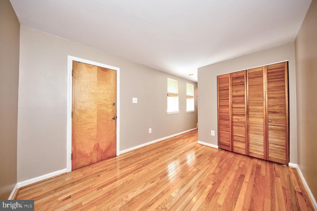 32 West Montgomery Street, Unit R4 Baltimore, MD 21230 - Photo 3 of 25 Front room - 2nd living room or den