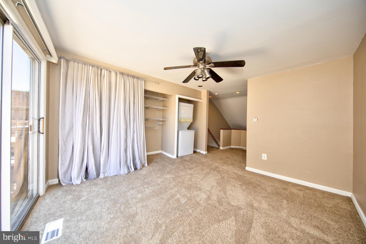 32 West Montgomery Street, Unit R4 Baltimore, MD 21230 - Photo 22 of 25 Master bedroom with ample closet space