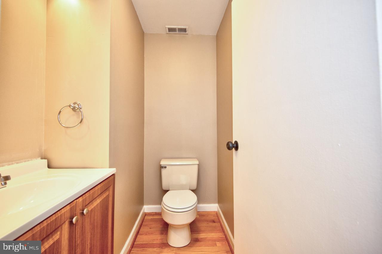 32 West Montgomery Street, Unit R4 Baltimore, MD 21230 - Photo 5 of 25 1/2 bath