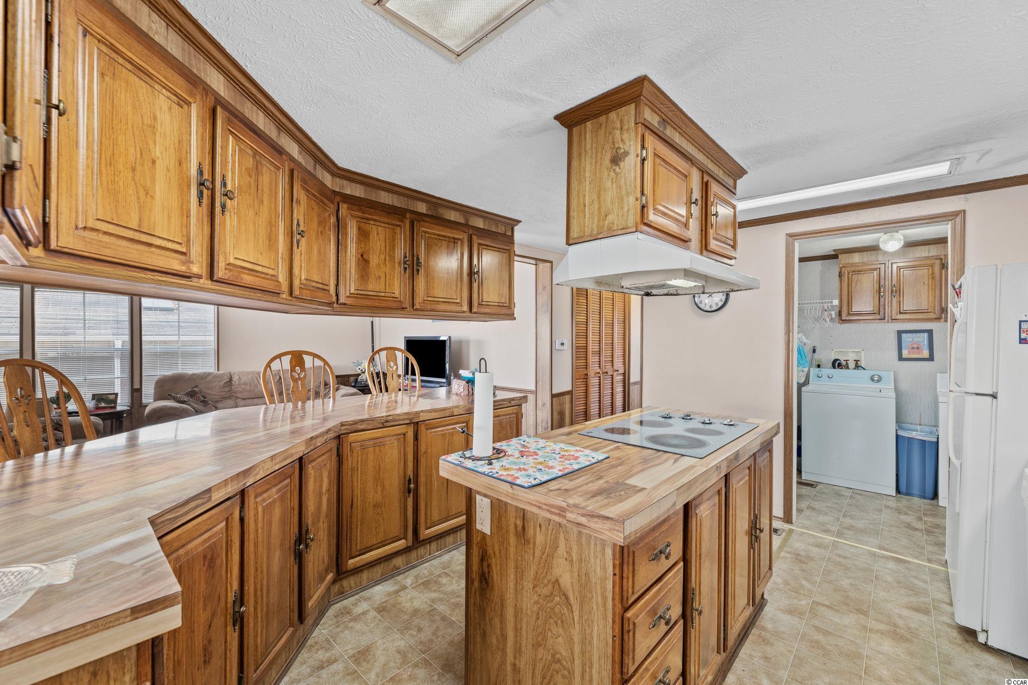 549 Oceanside Drive Murrells Inlet, SC 29576 - Photo 8 of 40 Gallery Image 8