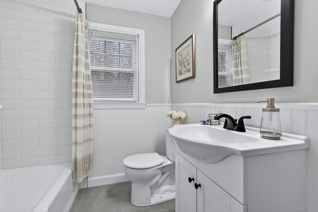 46 North Common Road Westminster, MA 01473 - Photo 13 of 42