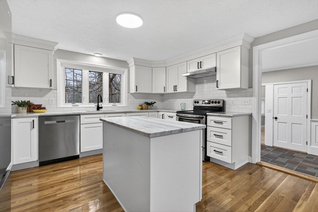 46 North Common Road Westminster, MA 01473 - Photo 5 of 42