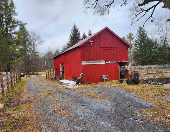 $579,900 | 126 Simeon Dean Road, Shaftsbury, VT 05262