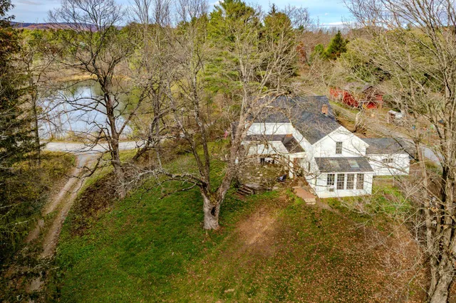 $579,900 | 126 Simeon Dean Road, Shaftsbury, VT 05262