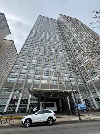 $1,850 | 655 West Irving Park Road, Unit 3408, Chicago, IL 60613