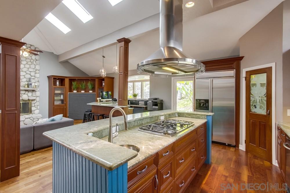 15311 Ridgeview Place Poway, CA 92064 - Photo 7 of 25