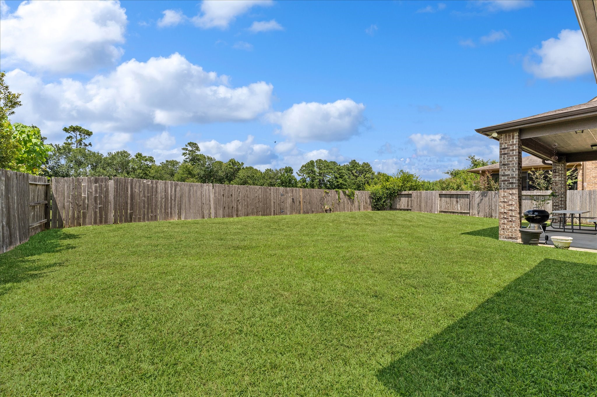 2506 Barclay Lake Lane Spring, TX 77388 - Photo 24 of 35 Plenty of room for a pool in a sprawling, fully fenced backyard with no back neighbors and covered patio. This yard offers the ultimate privacy for relaxing, entertaining, or play. Plumbed for outdoor gas!