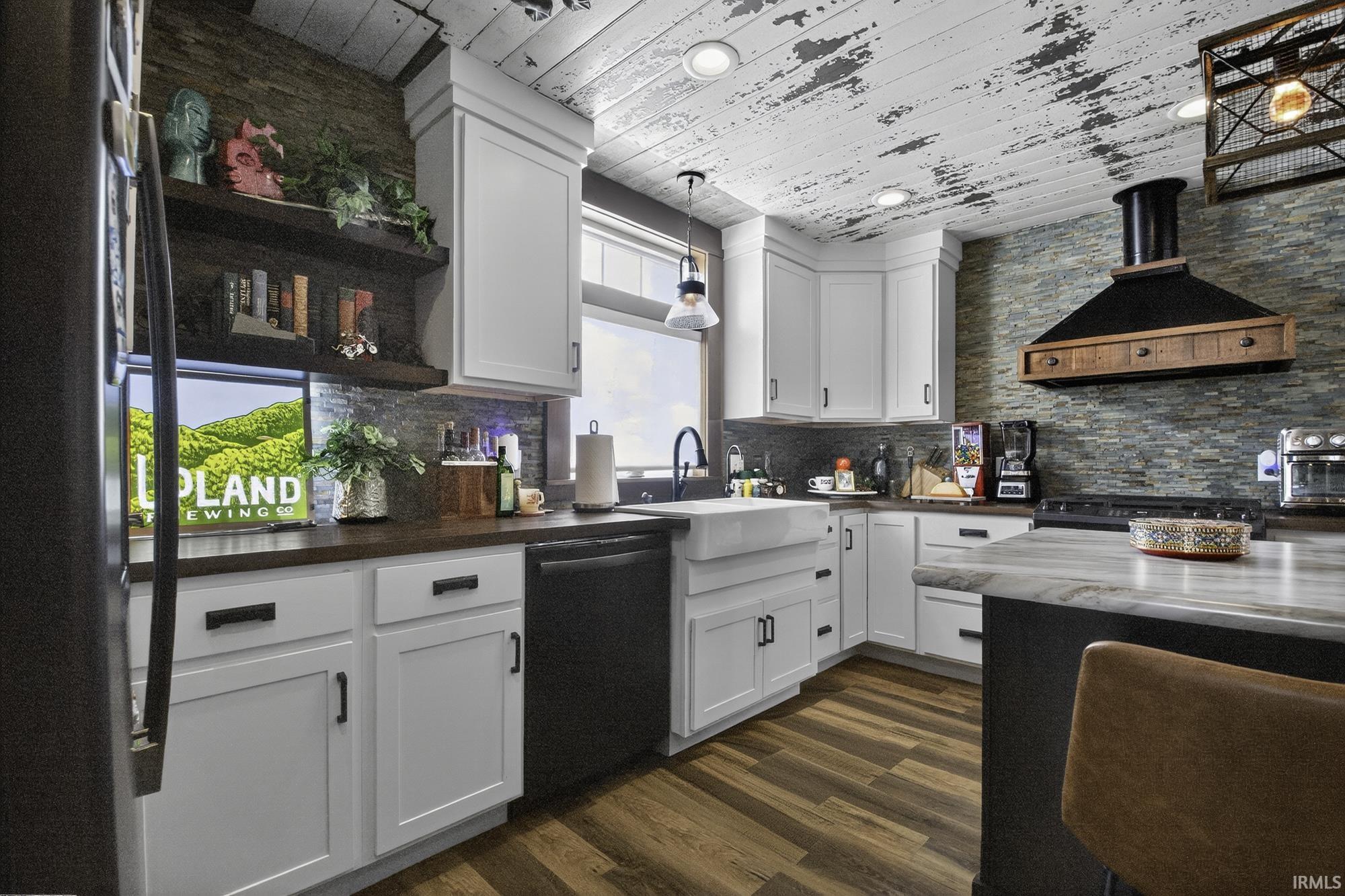 7012 Highway 1 Bluffton, IN 46714 - Photo 3 of 25