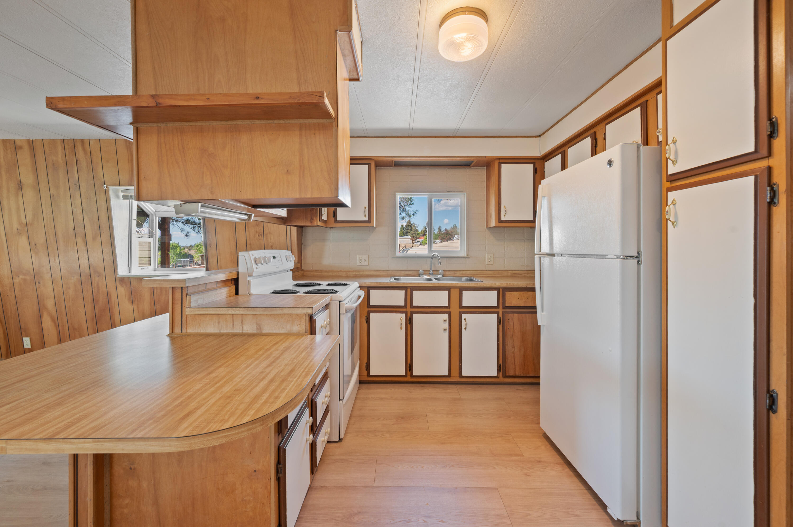 133 Southwest Tompsett Street Madras, OR 97741 - Photo 13 of 56